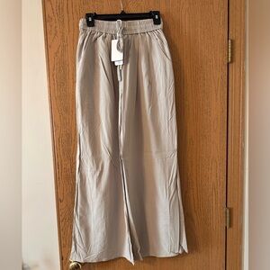 Heyson Beige Wide-Leg Pants- Small- NWT